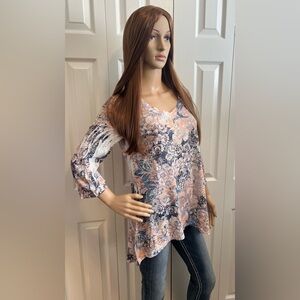 B-8-10 Style & Co Tunic Top Floral